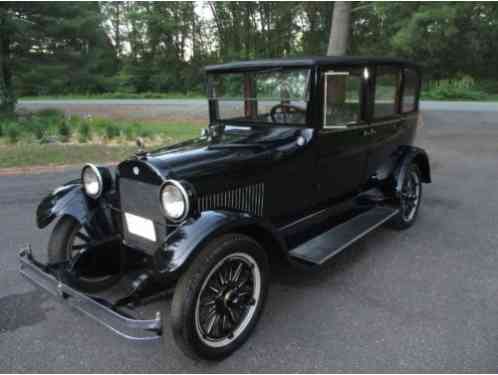 1923 Reo 4 door sedan