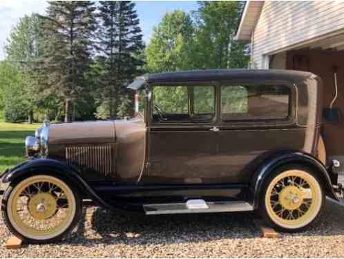 Ford Model A Dark brown trim with (1929)