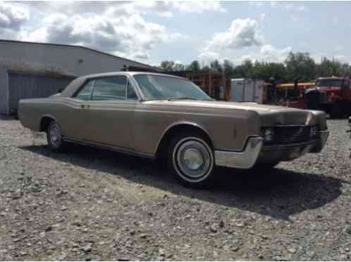 Lincoln Continental Coupe rat rod (1966)