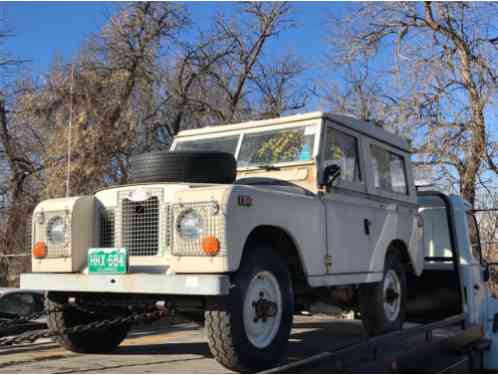 Land Rover Series II -- (1971)