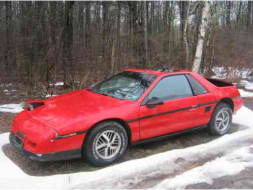 1986 Pontiac Fiero sport coupe