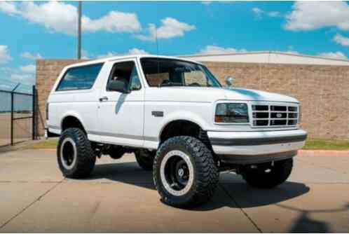 1996 Ford Bronco Custom - Lifted- Show Winner
