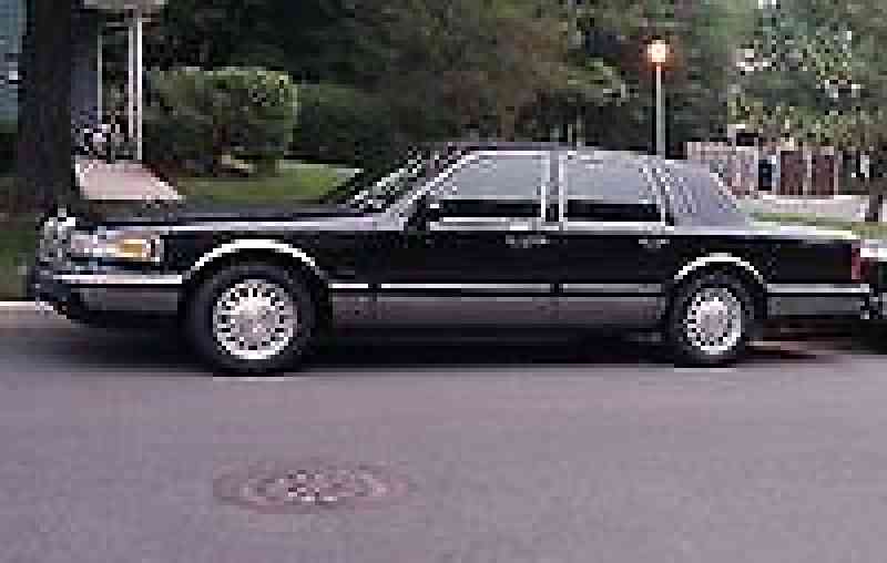 1996 Lincoln Town Car Signature Series