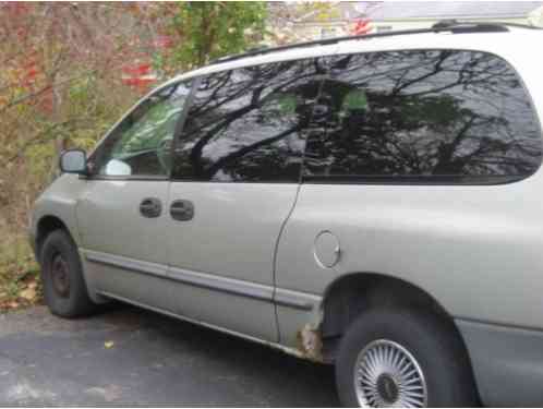 Plymouth Grand Voyager (1999)
