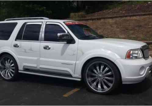 Lincoln Navigator Luxury 4WD (2003)