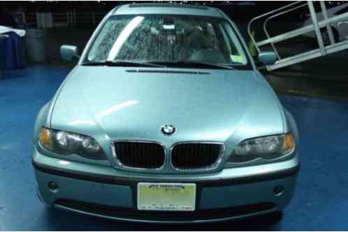 BMW 3-Series four door sedan (2004)