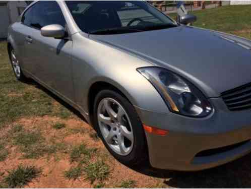 2004 Infiniti G35 2dr coupe
