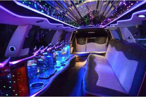2006 Lincoln Town Car Limo