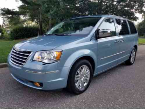 Chrysler Town & Country (2008)