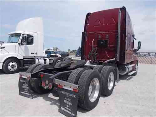 2010 Freightliner Cascadia 125 Straight Truck - Long Conventional