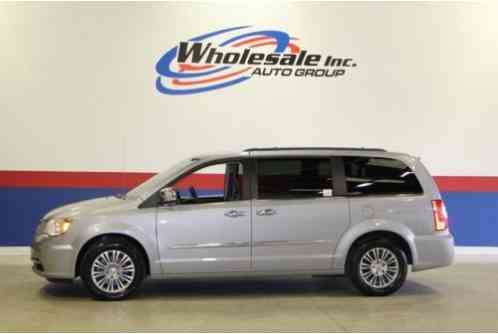 Chrysler Town & Country Touring-L (2013)