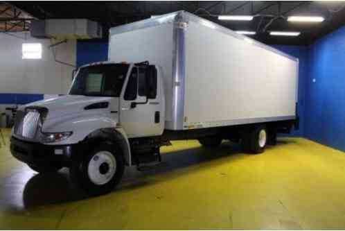 2013 International 4300 26ft Moving Delivery Box w/liftgate 4300