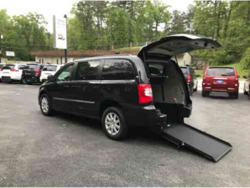 Chrysler Town & Country Touring. (2014)