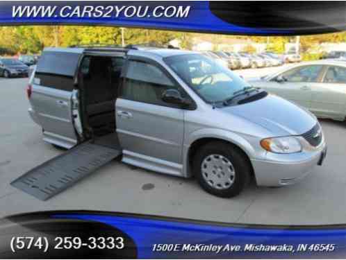 2003 Chrysler Town & Country LX Mini Passenger Van 4-Door