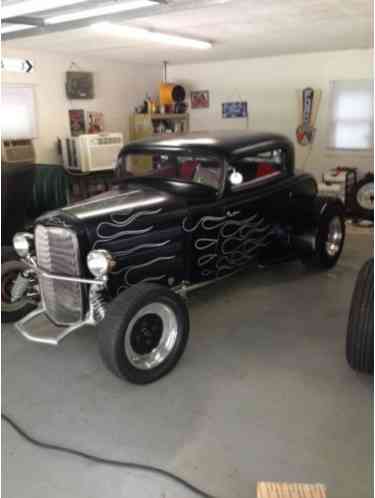 1932 Ford 3 window coupe