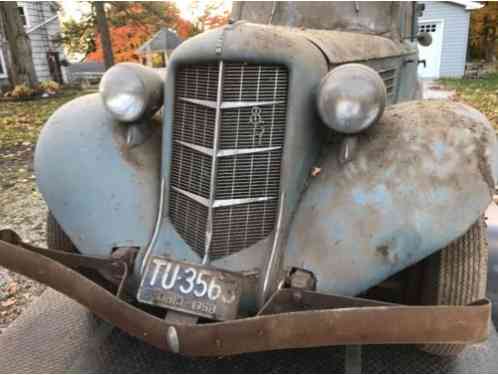 1935 Auburn 851 Sedan Suicide Doors