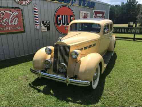 Packard Deluxe Eight (1937)