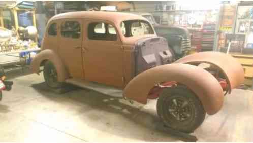 Studebaker 4 Door Sedan (1937)