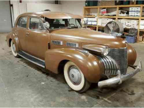 Cadillac Other 4- door sedan (1940)