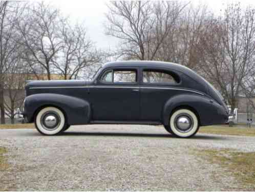 Nash Lafayette 2 Door Sedan -- (1940)