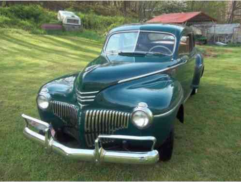 DeSoto De Luxe 2 door sedan (1941)