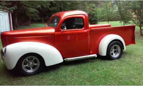 Willys Pickup Orange/White (1941)