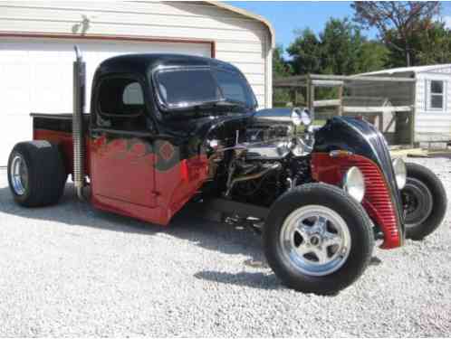 International Harvester Hot Rod Red (1947)