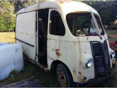 International Harvester Metro Van (1947)