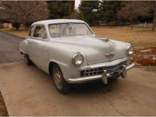 Studebaker Champion 2 Door Sedan (1948)