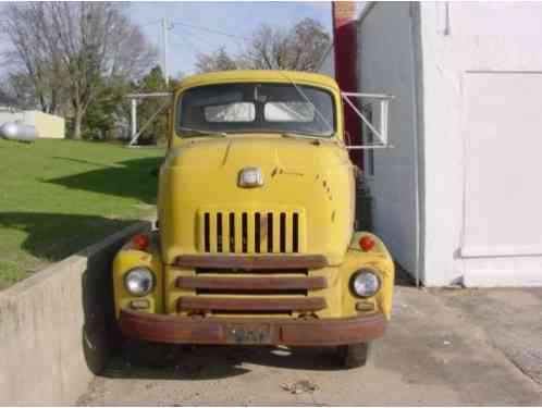 International Harvester L160 COE (1952)