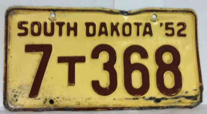 1952 SOUTH DAKOTA Truck License Plate (7T368)