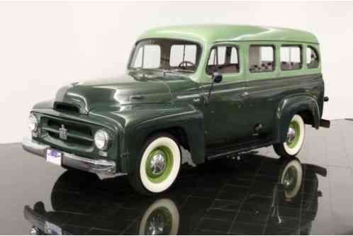 1953 International Harvester R-110 Travelall