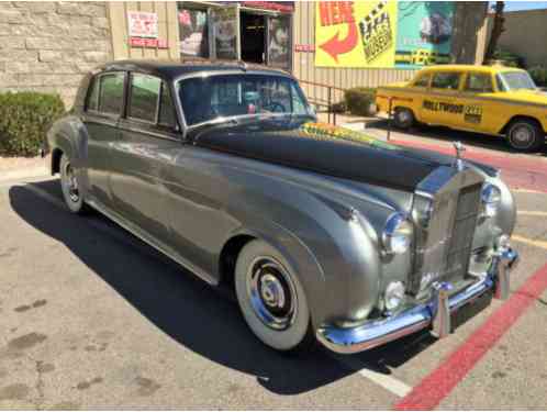 Rolls-Royce SILVER CLOUD (1958)