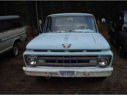 1961 Ford F-100 custom cab