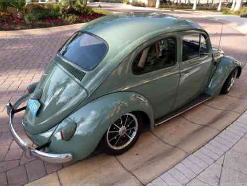 Volkswagen Beetle - Classic Deluxe (1961)