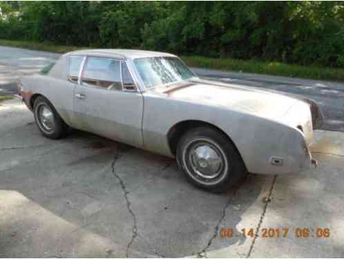 Studebaker Avanti (1964)