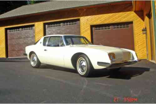 Studebaker Avanti (1964)