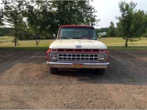 Ford F-100 Custom cab (1965)