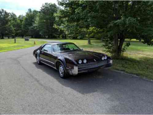 Oldsmobile Toronado Deluxe (1966)