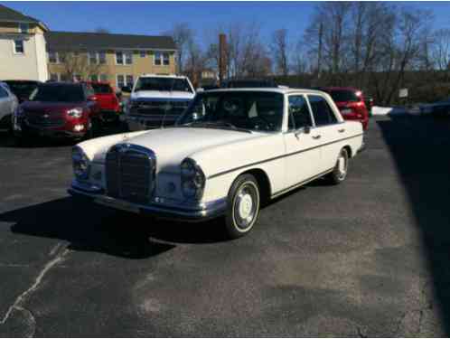 Mercedes-Benz 200-Series 250S (1967)