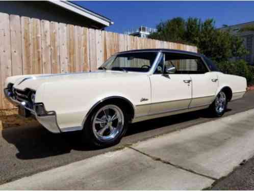 1967 Oldsmobile Cutlass Cutlass Supreme Holiday Hardtop