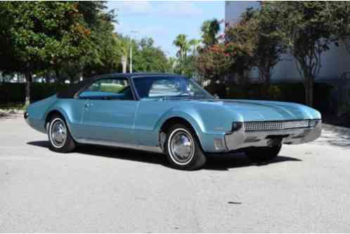 Oldsmobile Toronado -- (1967)