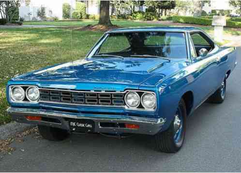 Plymouth Road Runner HEMI V-8 - ONE (1968)