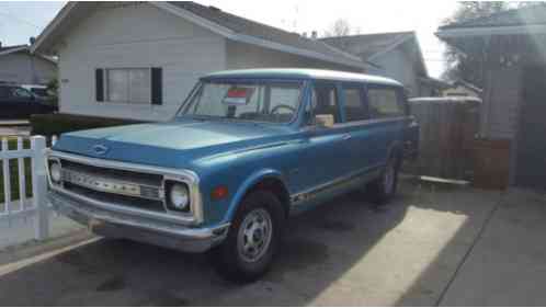 1969 Chevrolet Suburban Custom 20