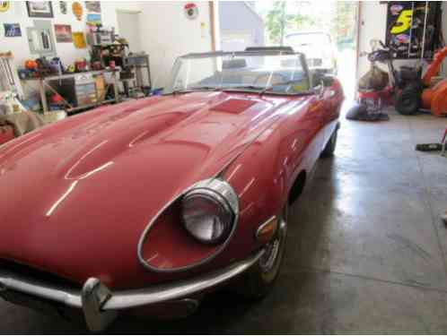 Jaguar XK Base Convertible 2-Door (1969)