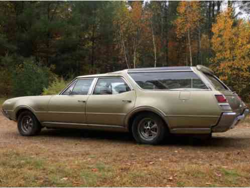 1969 Oldsmobile Vista Cruiser Station Wagon