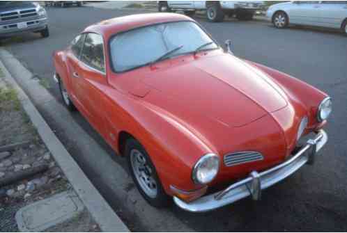 Volkswagen Karmann Ghia Base (1971)