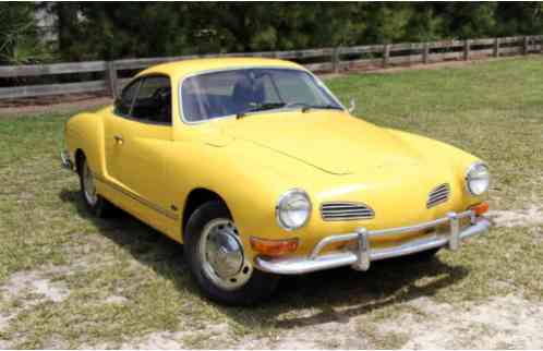 Volkswagen Karmann Ghia Base (1971)