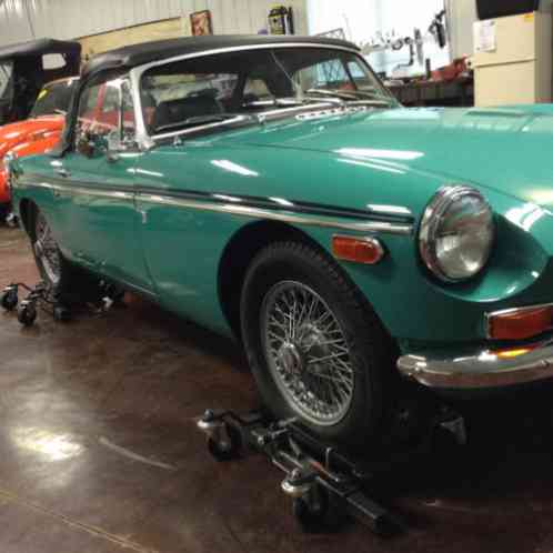 MG MGB NEW INTERIOR (1972)