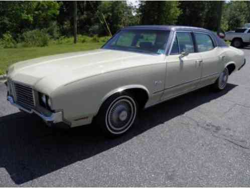 Oldsmobile Cutlass 4D Hardtop (1972)